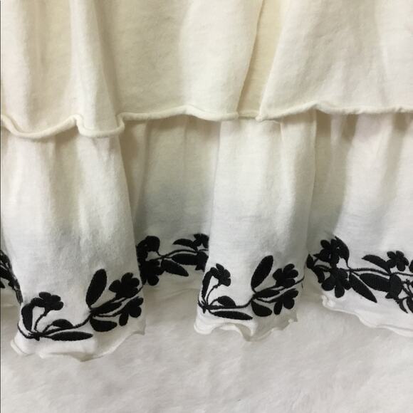 Ric Rac Ivory Ruffle Sleeveless Top - Picture 6 of 6